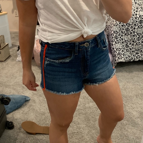 Zara Mid Rise Raw Hem Red Stripe Denim Shorts - Picture 3 of 6